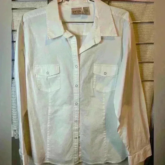 Chicos western snap front shirt. - Picture 1 of 4